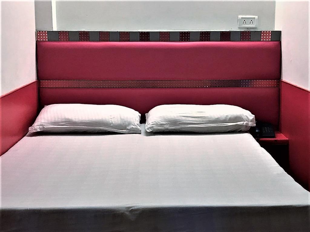 Hotel Kwality Ню Делхи Екстериор снимка