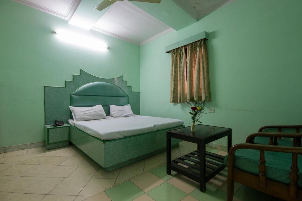 Hotel Kwality Ню Делхи Екстериор снимка