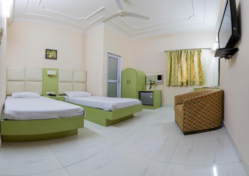 Hotel Kwality Ню Делхи Екстериор снимка