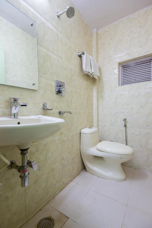 Hotel Kwality Ню Делхи Екстериор снимка