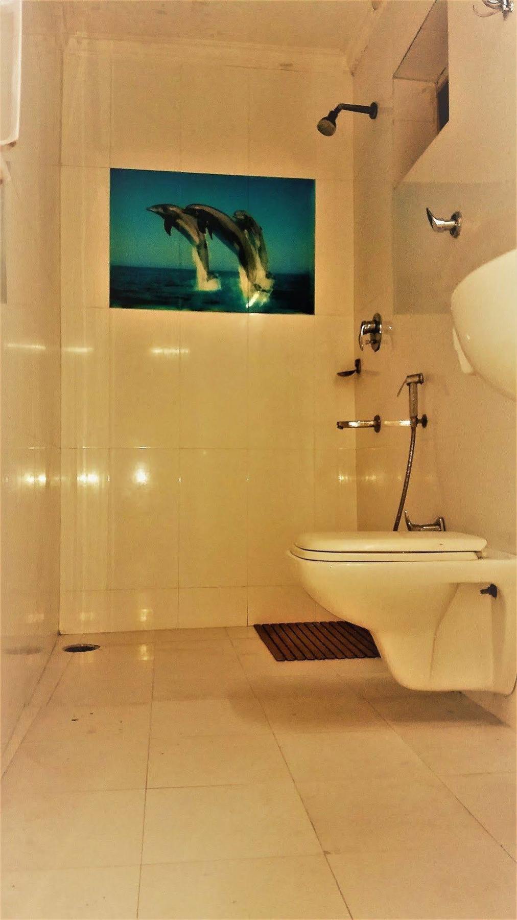 Hotel Kwality Ню Делхи Екстериор снимка