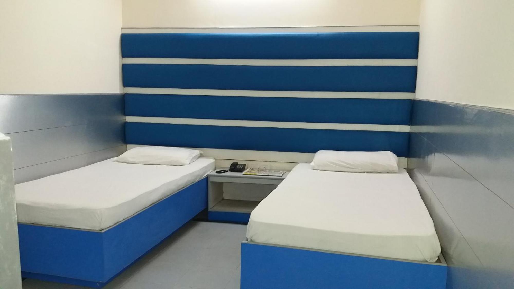 Hotel Kwality Ню Делхи Екстериор снимка